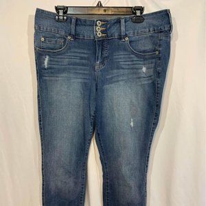 TORRID premium woman’s jeans. Size 14r. Excellent condition.